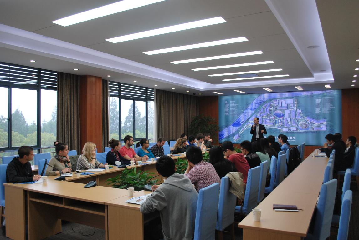  French students were having discussions with graduate students of NHRI.